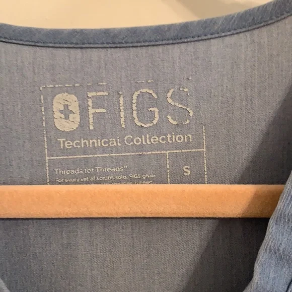 FIGS WOmen’s- Casma Scrub Top Size Small - Picture 3 of 5